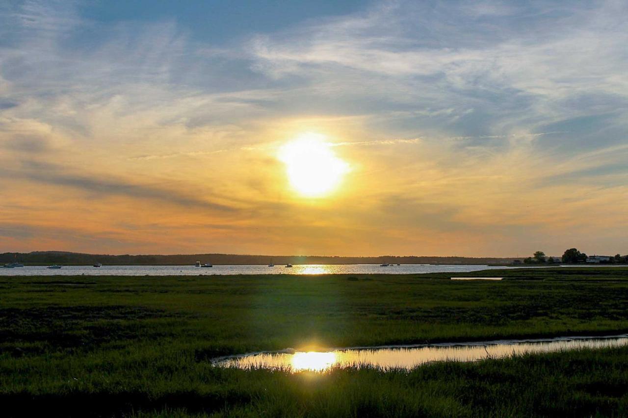 Cozy - Walk To Beaches And Marina! Hébergement de vacances Hampton